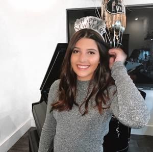 Meet your Posher, Danielle